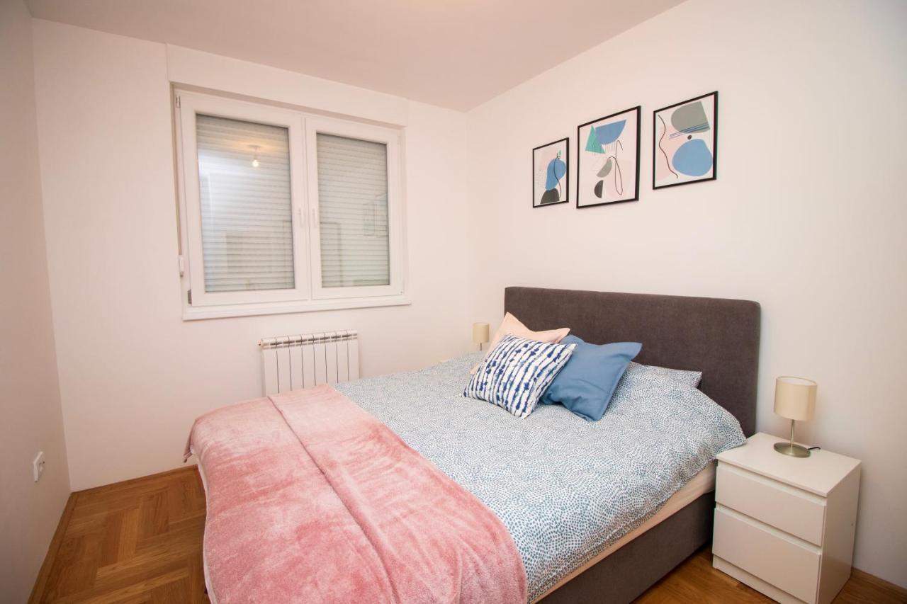 Lukavica M&A Apartment-Easy Airport מראה חיצוני תמונה